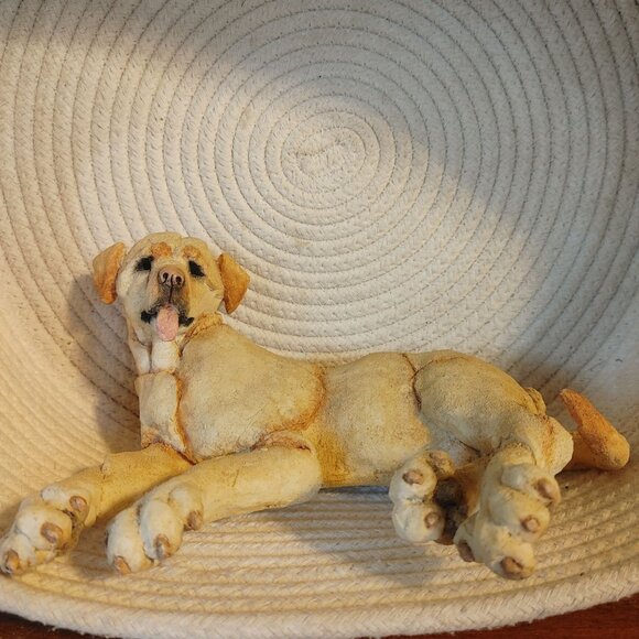 A Breed Apart 70032 Yellow Labrador Retriever Figurine 2002 Country Artists Ltd - Picture 2 of 13